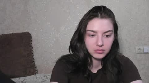 cute couple online show from March 29, 2026, 1:11 pm