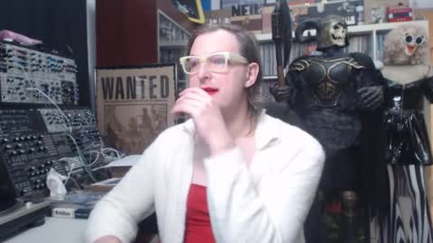 Muziknerd online show from December 21, 2025, 7:48 am