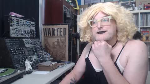 Snapshot of muziknerd chatting on February 5, 2026, 9:30 pm Muziknerd online show from February 5, 2026, 9:30 pm