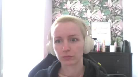 Goddess Muse online show from April 19, 2026, 3:22 pm