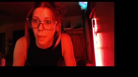 Snapshot of mvnt1s chatting on December 4, 2025, 2:54 am ghost mantis online show from December 4, 2025, 2:54 am