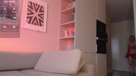 Hannah  welcome  online show from December 8, 2024, 12:08 pm