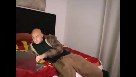 J online show from November 23, 2025, 7:30 am