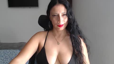 Snapshot of myc_sw_couple chatting on October 1, 2025, 3:51 pm mary and charlie online show from October 1, 2025, 3:51 pm