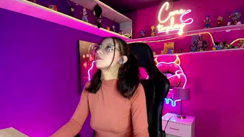 Milly Cute online show from April 12, 2026, 5:01 am