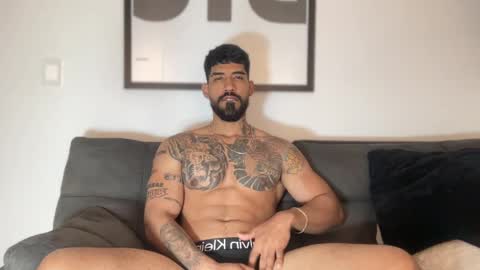 Myke esthetic online show from December 10, 2024, 4:02 am