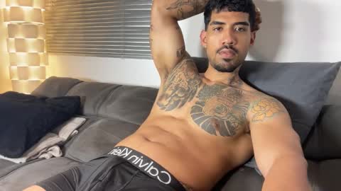 Myke esthetic online show from December 14, 2025, 11:20 pm