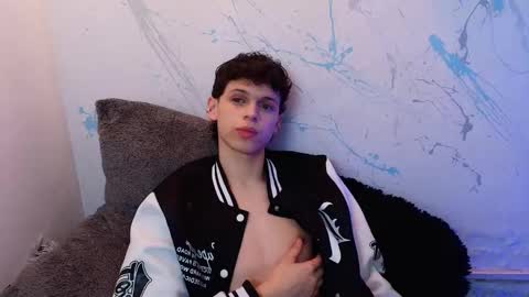 Mykel   online show from October 22, 2025, 3:07 am