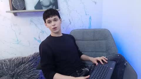 Mykel   online show from November 11, 2025, 3:01 pm