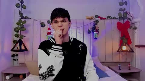 Mykel   online show from December 19, 2025, 10:06 pm