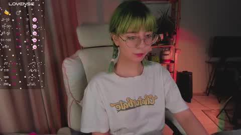 MylaFlores online show from February 26, 2026, 11:04 pm