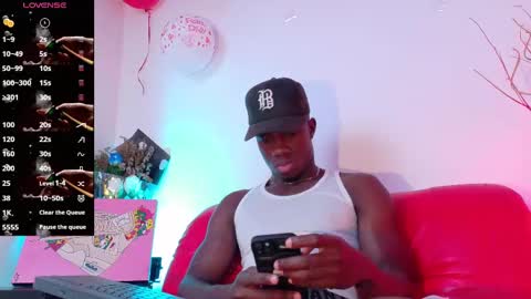 Mylo Wallace  online show from March 6, 2025, 11:09 pm