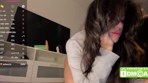 hey its Mel online show from February 20, 2025, 9:44 am