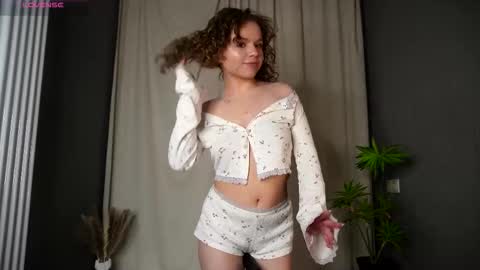 Monique with Curls online show from March 21, 2026, 8:23 pm