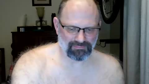 Just hanging out - No pressure online show from April 11, 2026, 5:23 am