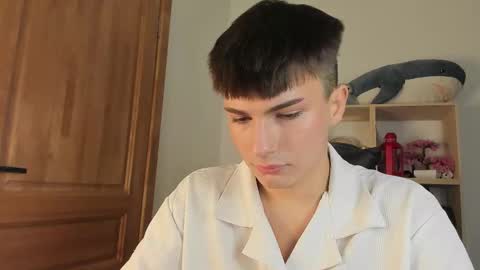 Evan Brown online show from November 17, 2025, 12:55 pm