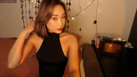 mysticsirenn online show from December 4, 2024, 2:42 am