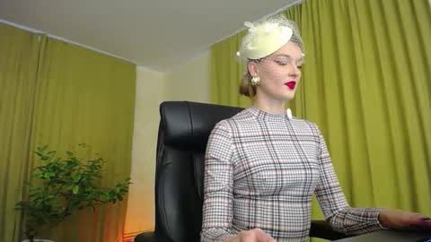 mysticvenus_ online show from October 11, 2025, 1:42 pm