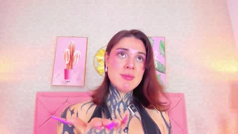 Snapshot of mystikdoll chatting on October 20, 2025, 12:05 pm Misteika online show from October 20, 2025, 12:05 pm