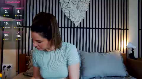 Snapshot of mystique_girl_ chatting on July 20, 2026, 4:31 pm Angeline online show from July 20, 2026, 4:31 pm