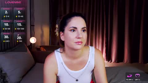 Snapshot of mystique_girl_ chatting on July 22, 2026, 8:33 pm Angeline online show from July 22, 2026, 8:33 pm