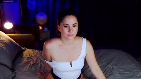 Snapshot of mystique_girl_ chatting on July 29, 2026, 9:24 pm Angeline online show from July 29, 2026, 9:24 pm