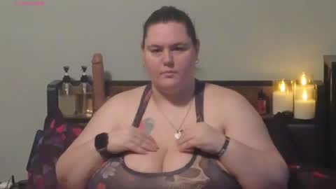 Mzjuicybootay online show from December 2, 2025, 11:48 am