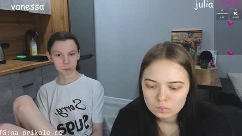 Snapshot of na_prikole_ chatting on December 22, 2024, 8:14 pm Vanessa and Julia  online show from December 22, 2024, 8:14 pm