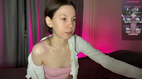 Snapshot of na_prikole_ chatting on January 23, 2025, 10:33 pm Vanessa and Julia  online show from January 23, 2025, 10:33 pm