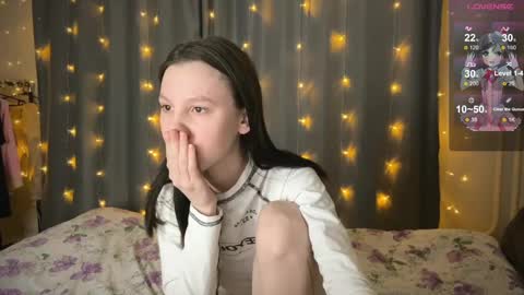 Snapshot of na_prikole_ chatting on February 10, 2025, 8:31 pm Vanessa and Julia  online show from February 10, 2025, 8:31 pm