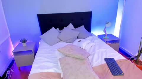 AMY online show from November 11, 2025, 9:37 pm