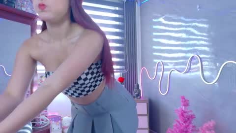 naaomi_cute online show from December 15, 2025, 1:04 pm