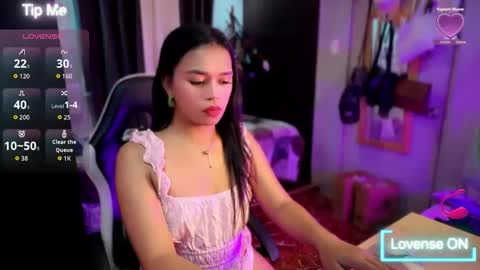 Nadia online show from April 6, 2026, 8:43 pm