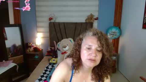 nadia_84 online show from May 26, 2026, 12:12 pm