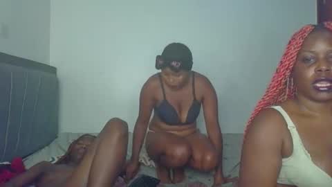 nadia_lisse online show from November 11, 2025, 2:33 am