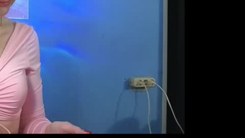 nadinna999 online show from December 23, 2025, 1:47 am