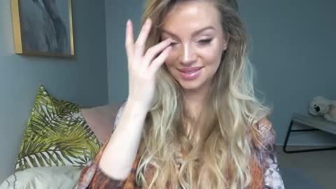 Snapshot of nadyasoft chatting on January 2, 2025, 9:11 am Nadyasoft online show from January 2, 2025, 9:11 am