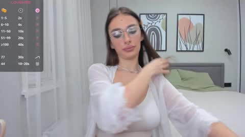 Nadya online show from December 15, 2024, 1:11 pm