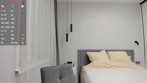 Nadya online show from December 22, 2025, 1:52 pm