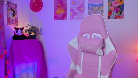 Nahara Soler online show from March 4, 2026, 9:43 pm