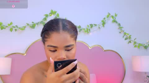 NahiaraReina  online show from December 3, 2025, 2:15 pm