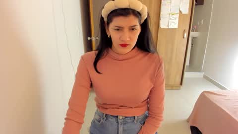 independent model online show from February 5, 2025, 1:37 am