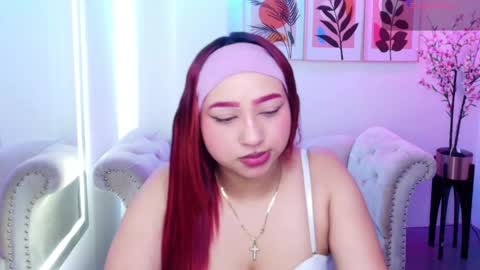 nahomi_velmont online show from May 1, 2026, 7:07 pm