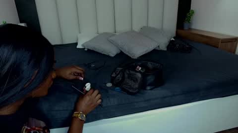  VICTORIA  online show from February 5, 2025, 7:31 pm