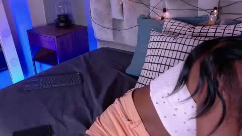  VICTORIA  online show from November 15, 2025, 7:21 pm