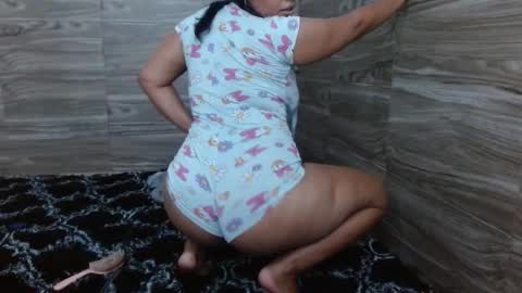 NAHOMI EMBER01 online show from November 28, 2025, 5:37 pm