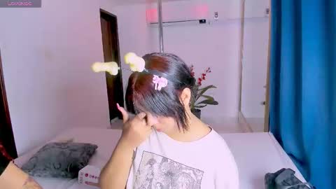 Nahomy online show from September 15, 2025, 7:19 am