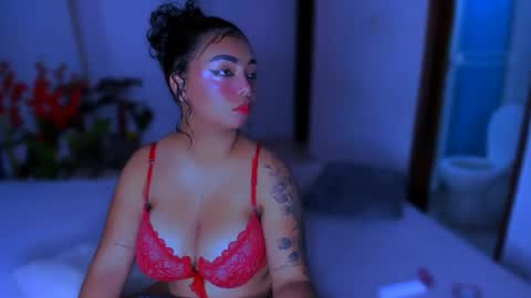 Nahomy online show from November 8, 2025, 5:40 am