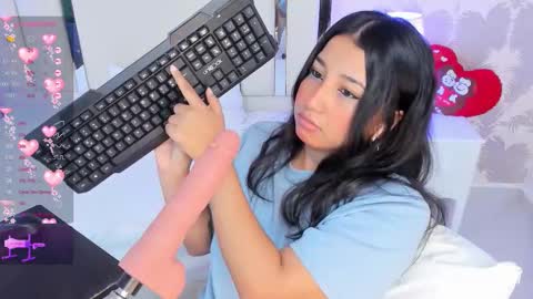 Snapshot of nahomyroberts chatting on November 12, 2025, 12:38 pm Nahomy Roberts online show from November 12, 2025, 12:38 pm