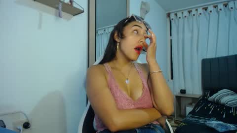 Snapshot of naia_stant chatting on January 21, 2025, 11:02 pm Naia online show from January 21, 2025, 11:02 pm